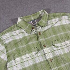 The North Face Mens VaporWick Short Sleeve Plaid Hiking Shirt Green Medium ADHN